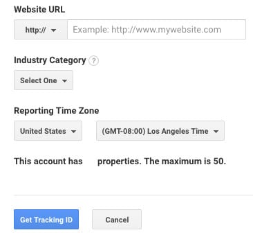 Eine neue Property in Google Analytics einrichten: Auswahl der Website-URL, Branche und Zeitzone